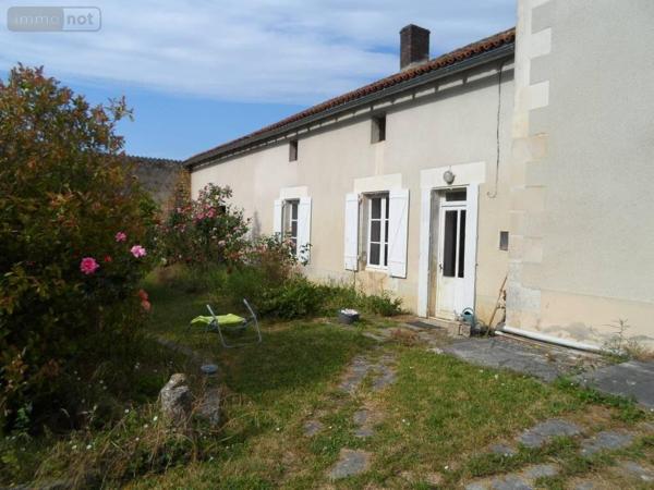 Maison à vendre à Savigny-Lévescault dans la Vienne (86800), ref : 2195