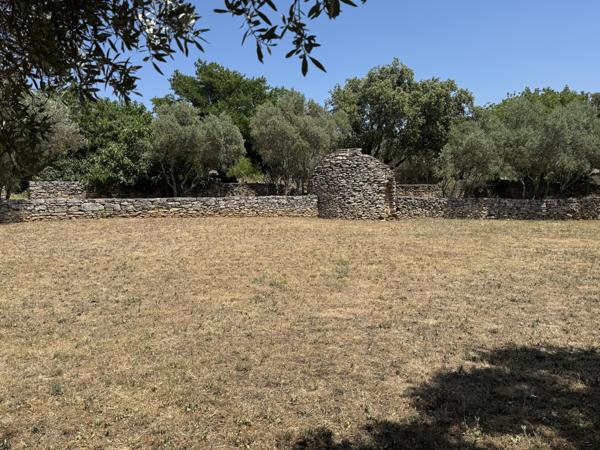 Cabrières-d'Avignon (84220) Terrain Cabrières d'Avignon 1400 m2