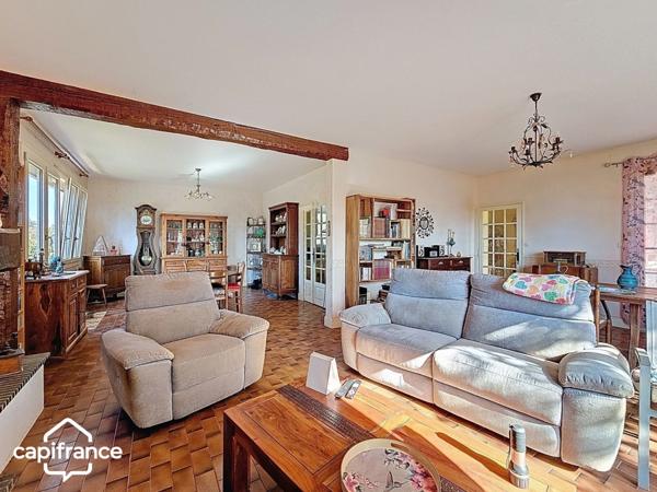 À vendre – Maison familiale de 226 m² avec studio indépendant et grand jardin à Thouars (79)