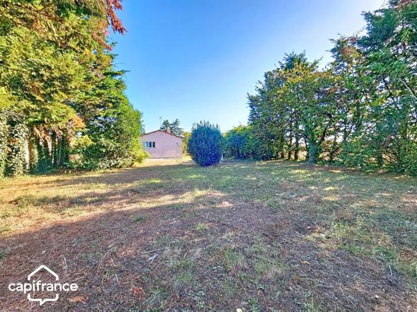 À vendre – Maison familiale de 226 m² avec studio indépendant et grand jardin à Thouars (79)