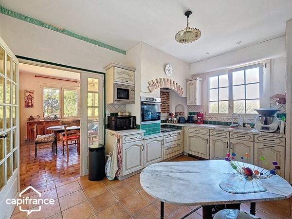 À vendre – Maison familiale de 226 m² avec studio indépendant et grand jardin à Thouars (79)