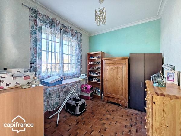 À vendre – Maison familiale de 226 m² avec studio indépendant et grand jardin à Thouars (79)