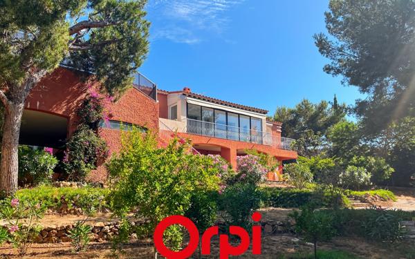 Maison à vendre    7 pièces • 240 m2 Bandol