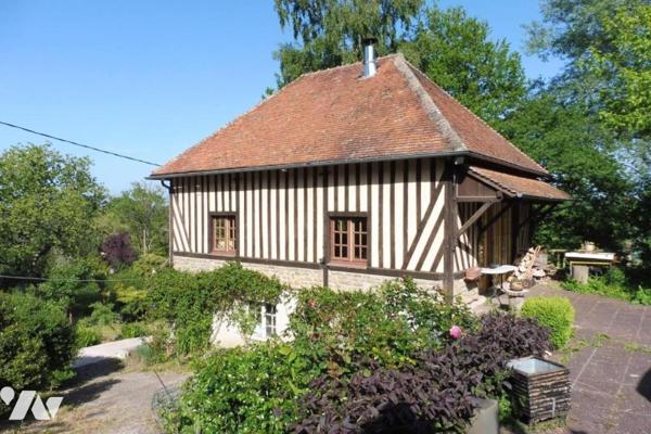 SAINT PIERRE EN AUGE - LIVAROT Ensemble de 2 maisons