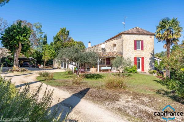 Maison en pierre de 140m²+ dépendance de 140m² à 30mn de l'aéroport de Bergerac