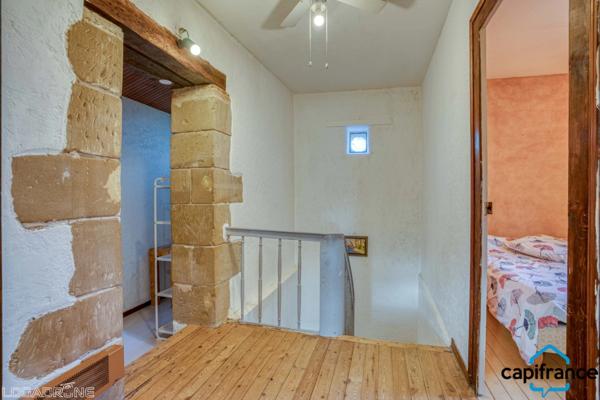 Maison en pierre de 140m²+ dépendance de 140m² à 30mn de l'aéroport de Bergerac