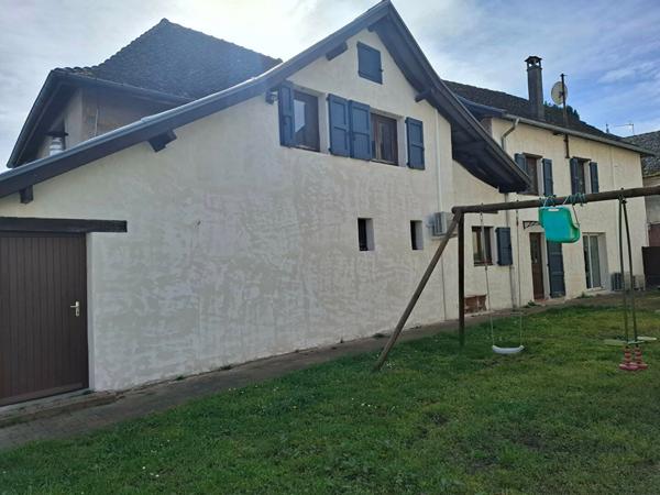 Maison Dauphinoise rénovée à Veyrins Thuellin, hyper centre, 4 chambres 115 m2