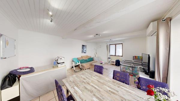 Maison Dauphinoise rénovée à Veyrins Thuellin, hyper centre, 4 chambres 115 m2