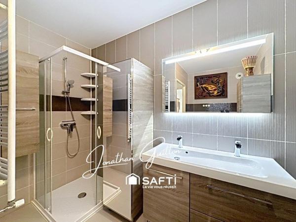 Appartement F3 de 78,73 m2 + Terrasse + Jardin / 2 places de parking / 2 caves