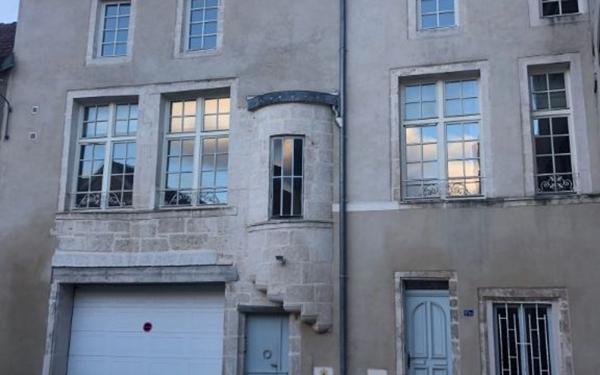 Immeuble à vendre    6 pièces •  Chaumont