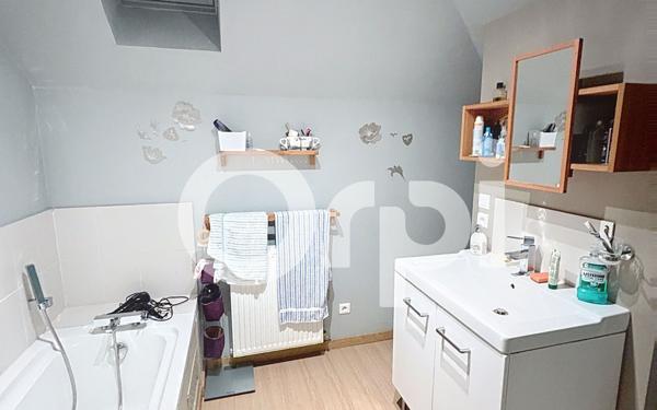 Immeuble à vendre    6 pièces •  Chaumont