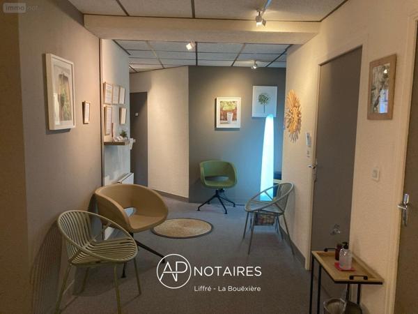 Entrepôt et bureaux à louer à Rennes en Ille-et-Vilaine (35700), ref : LP075-APNOTAIRES