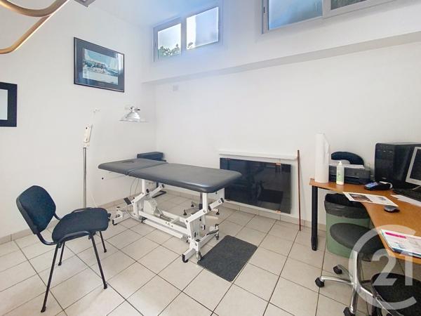 Appartement Local à vendre  2 pièces - 43 m2 SENLIS - 60