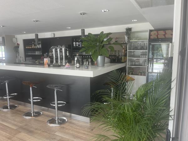 T1, 21,93 m2 env, dans rés de loisir , piscine,13510