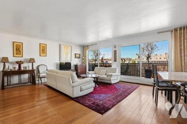 Appartement familial dernier étage avec terrasse 