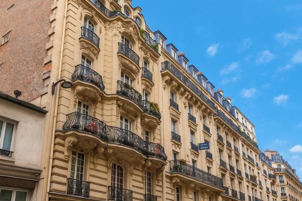 Appartement bourgeois rue Lamarck 2 pièces Charme