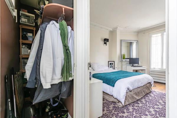 Appartement bourgeois rue Lamarck 2 pièces Charme