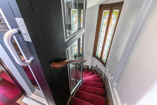 Appartement bourgeois rue Lamarck 2 pièces Charme