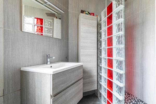 Appartement bourgeois rue Lamarck 2 pièces Charme