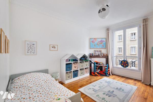 APPARTEMENT 4 PIÈCES DE 90 m² -COURBEVOIE