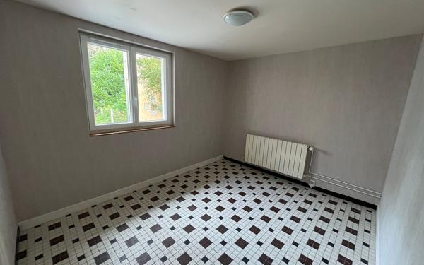 Maison à louer    6 pièces •  Jonquières