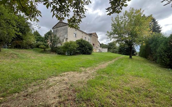 Maison à louer    6 pièces •  Jonquières