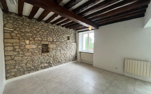 Maison à louer    6 pièces •  Jonquières