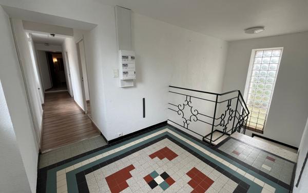 Maison à louer    6 pièces •  Jonquières