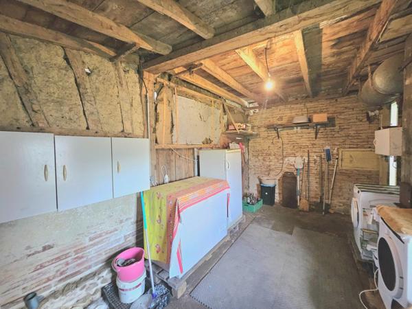 MAISON DE VILLAGE AVEC JARDIN