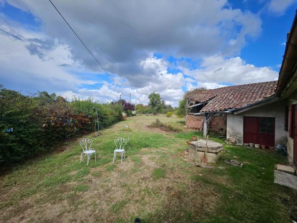MAISON DE VILLAGE AVEC JARDIN