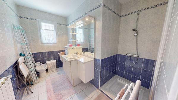 Maison à vendre à Royan - 3 pièces avec jardin et sous-sol