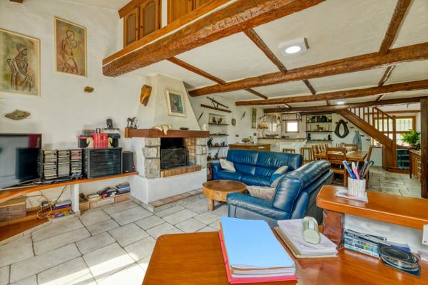 L'Escarène (06440) Duplex 140 m² divisible, balcon, centre L’Escarène