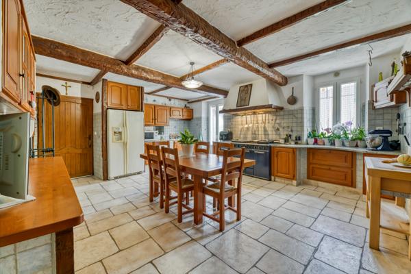 L'Escarène (06440) Duplex 140 m² divisible, balcon, centre L’Escarène