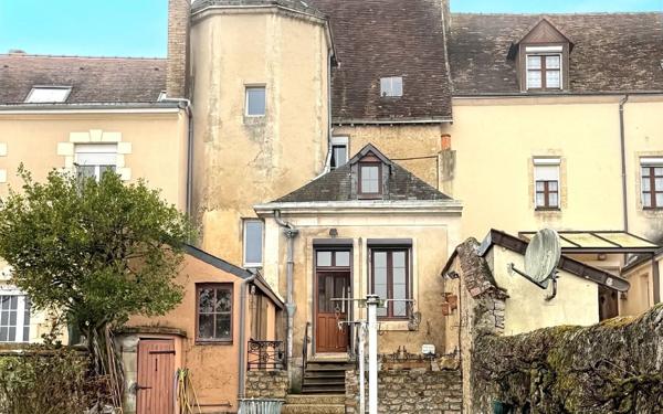 Maison à vendre    3 pièces • 100 m2 Mamers