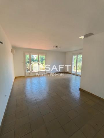 Maison 3 faces, 3 belles chambres, grand garage, piscine et jardin.