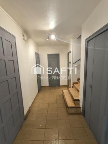 Maison 3 faces, 3 belles chambres, grand garage, piscine et jardin.