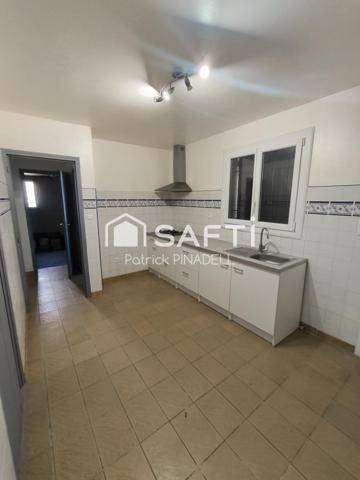 Maison 3 faces, 3 belles chambres, grand garage, piscine et jardin.