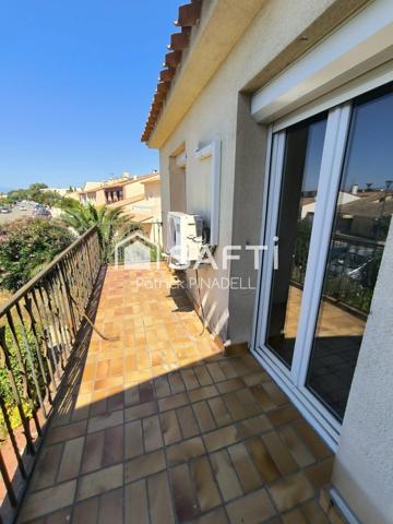 Maison 3 faces, 3 belles chambres, grand garage, piscine et jardin.