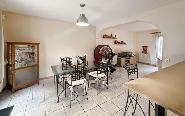 Maison à vendre    5 pièces •  Chancelade