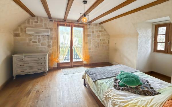 Maison à vendre    5 pièces •  Chancelade