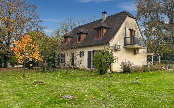 Maison à vendre    5 pièces •  Chancelade
