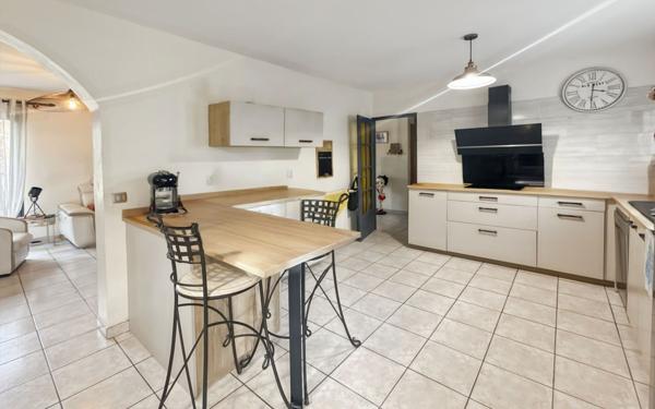 Maison à vendre    5 pièces •  Chancelade