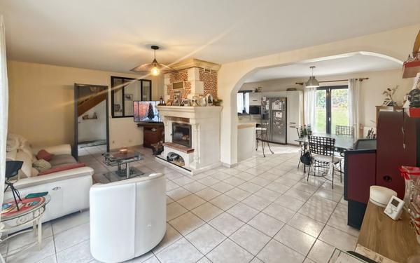 Maison à vendre    5 pièces •  Chancelade