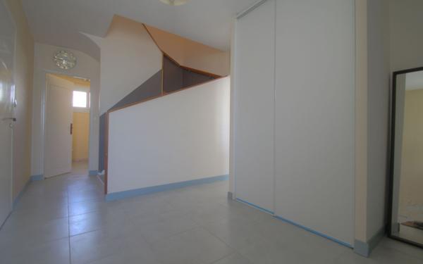 Maison à vendre    5 pièces •  Saint-Jean-de-la-Ruelle