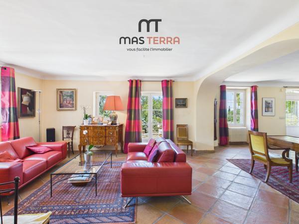 Maison
         9 pièces
        - 248 m² Exclusivité 1 090 000 € *
