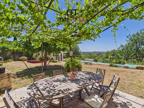 Maison
         9 pièces
        - 248 m² Exclusivité 1 090 000 € *