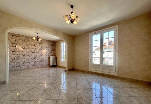 Vente                                                      Maison
                        
                     4 pièces                      75 m2                     à Fourchambault