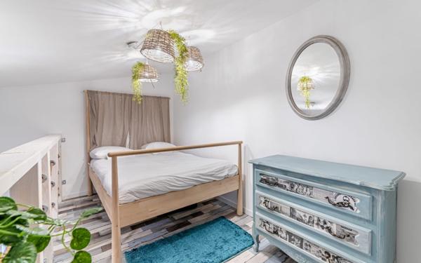 Appartement à vendre    2 pièces • 33 m2 Marseille 2