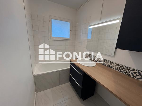 Location Appartement 3 pièces 54 m² - Pineuilh 33220