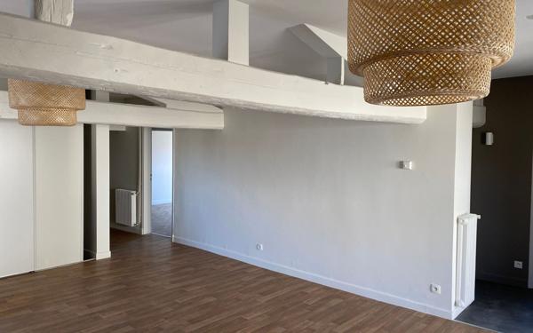Appartement à louer    3 pièces • 79 m2 Castres